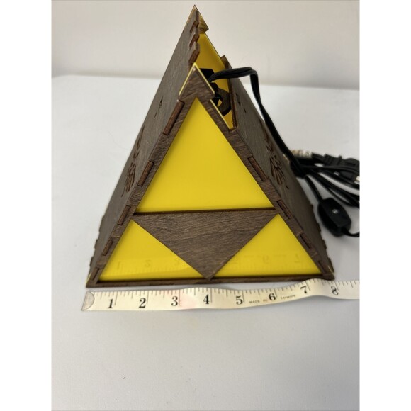 The Legend of Zelda Triforce Light Lamp Hyrule Crest Nintendo - Picture 9 of 11